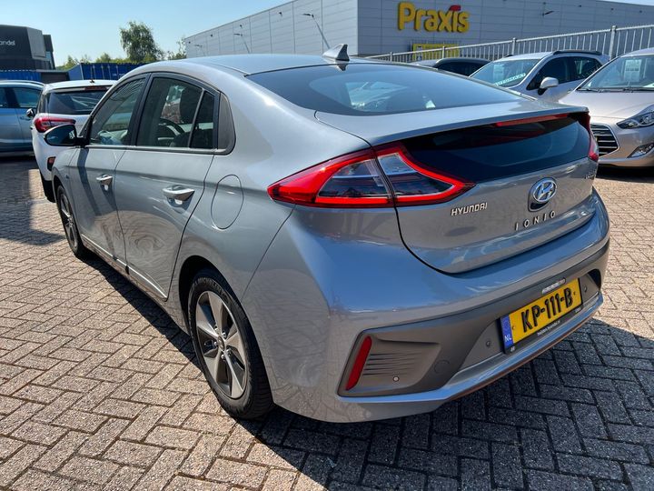 Photo 2 VIN: KMHC751HFHU001697 - HYUNDAI IONIQ 