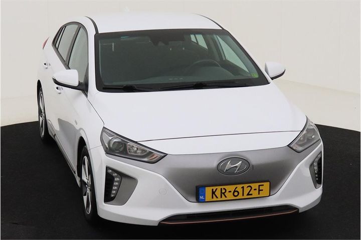 Photo 2 VIN: KMHC751HFHU001944 - HYUNDAI IONIQ 