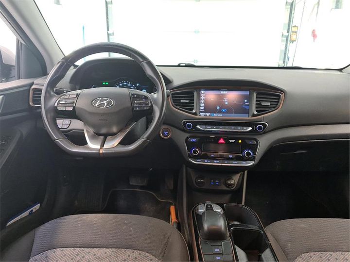 Photo 6 VIN: KMHC751HFHU008576 - HYUNDAI IONIQ 