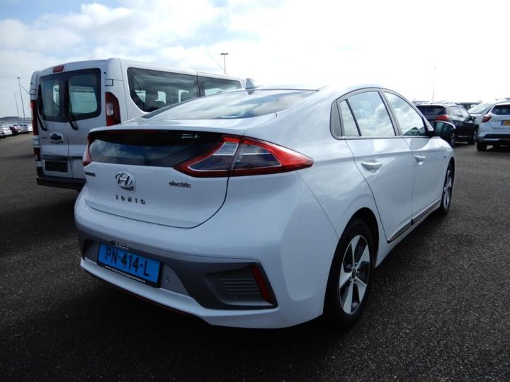 Photo 8 VIN: KMHC751HFHU011682 - HYUNDAI IONIQ 