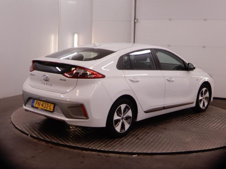 Photo 8 VIN: KMHC751HFHU011922 - HYUNDAI IONIQ 