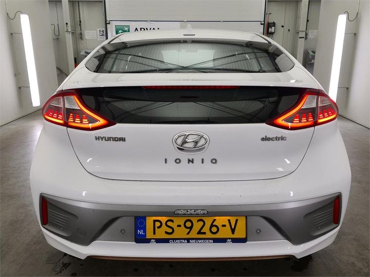 Photo 28 VIN: KMHC751HFHU011983 - HYUNDAI IONIQ 