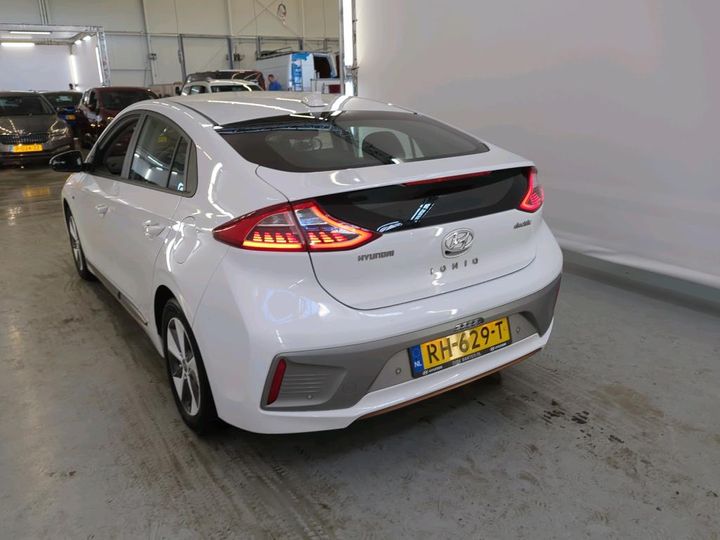 Photo 10 VIN: KMHC751HFHU017313 - HYUNDAI IONIQ 