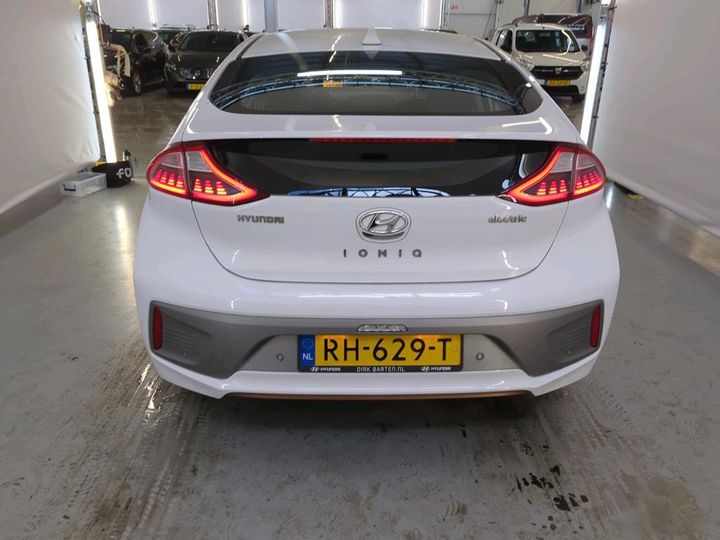 Photo 22 VIN: KMHC751HFHU017313 - HYUNDAI IONIQ 