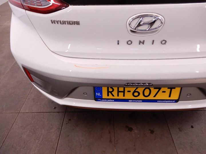 Photo 15 VIN: KMHC751HFHU017789 - HYUNDAI IONIQ 