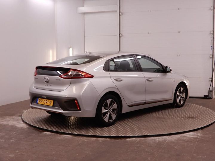 Photo 8 VIN: KMHC751HFHU018041 - HYUNDAI IONIQ 