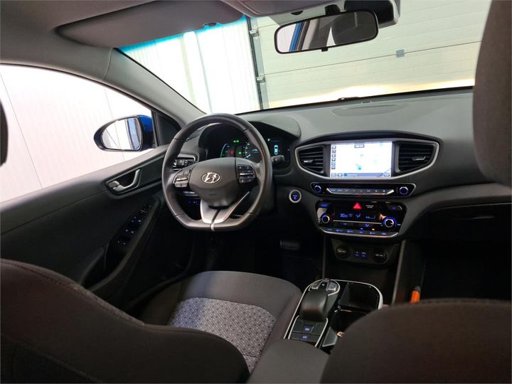 Photo 4 VIN: KMHC751HFHU019209 - HYUNDAI IONIQ 