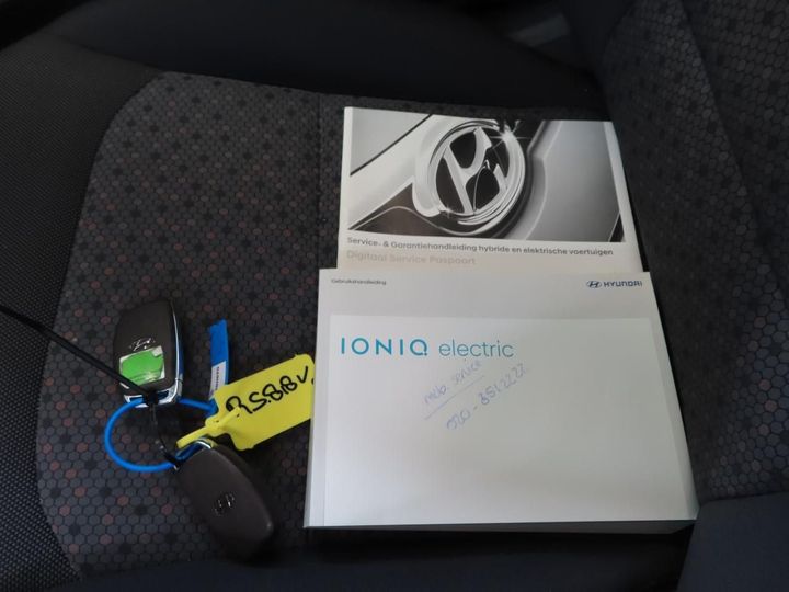 Photo 11 VIN: KMHC751HFJU020821 - HYUNDAI IONIQ 