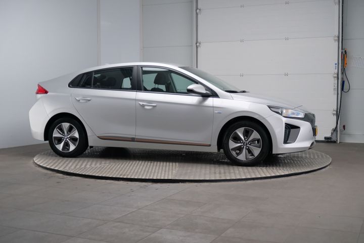 Photo 5 VIN: KMHC751HFJU029558 - HYUNDAI IONIQ 