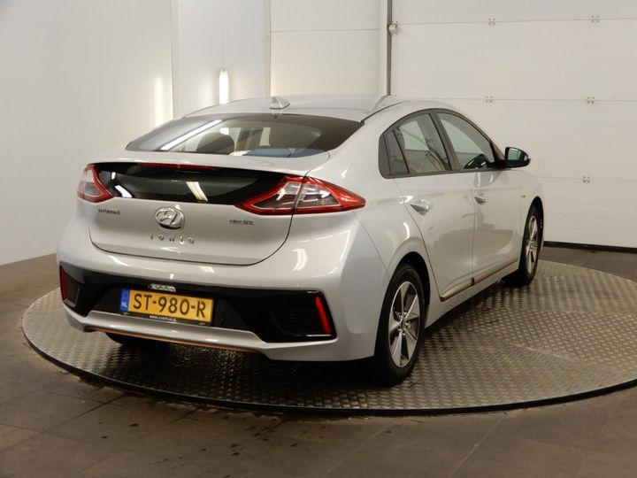 Photo 8 VIN: KMHC751HFJU029558 - HYUNDAI IONIQ 