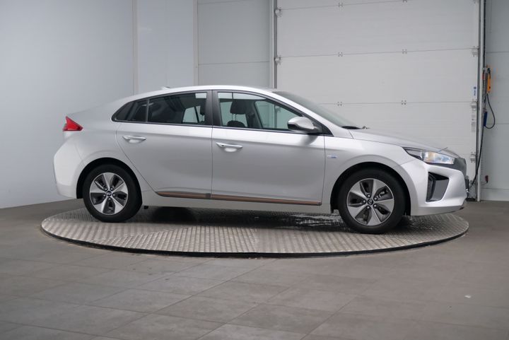 Photo 5 VIN: KMHC751HFJU029634 - HYUNDAI IONIQ 