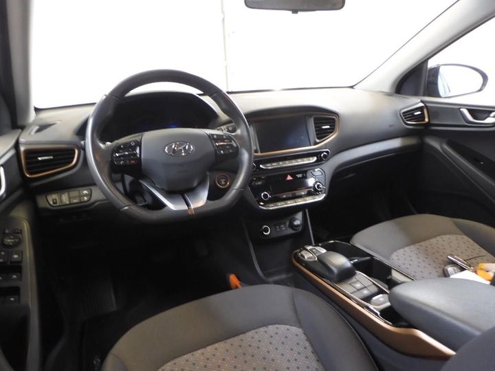 Photo 9 VIN: KMHC751HFJU031913 - HYUNDAI IONIQ 