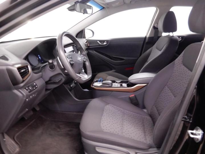 Photo 11 VIN: KMHC751HFJU031983 - HYUNDAI IONIQ 