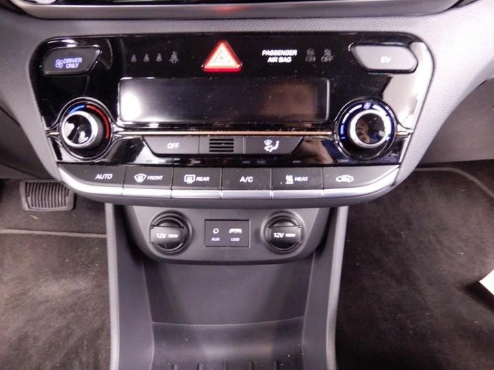 Photo 19 VIN: KMHC751HFJU031983 - HYUNDAI IONIQ 