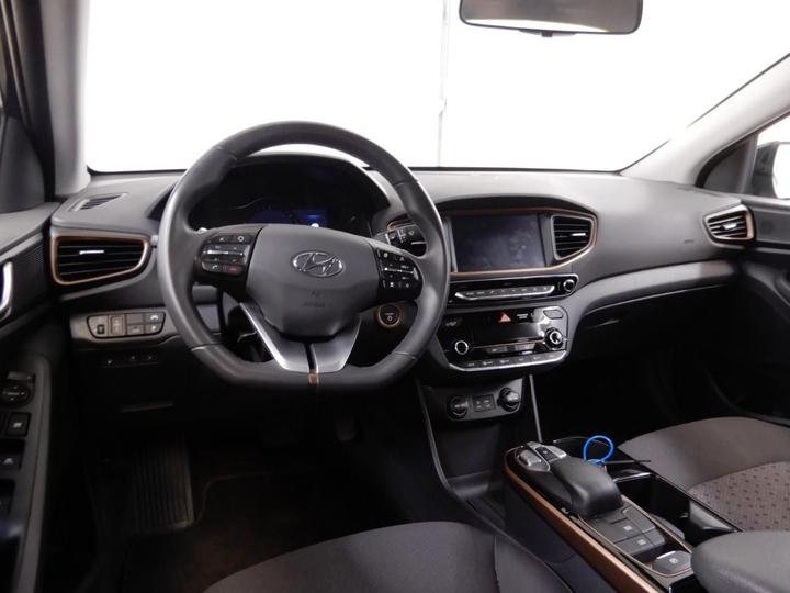 Photo 9 VIN: KMHC751HFJU031983 - HYUNDAI IONIQ 