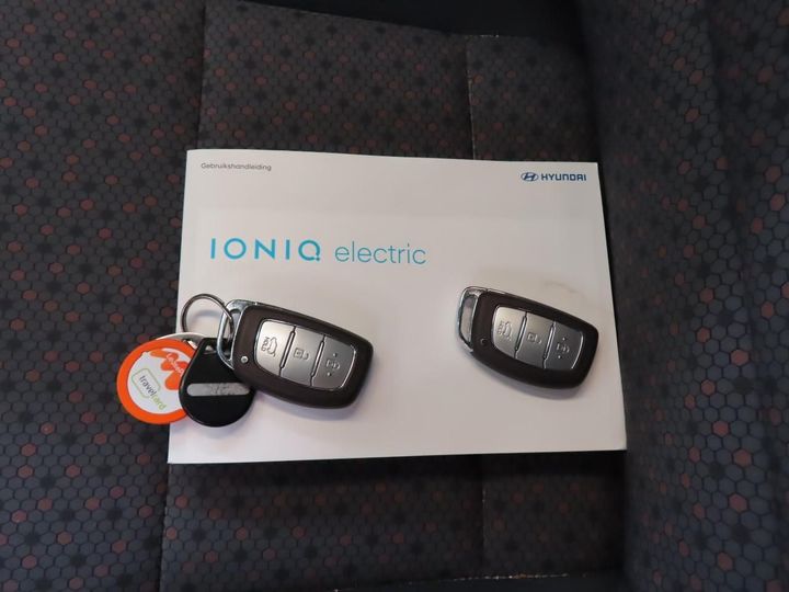 Photo 13 VIN: KMHC751HFJU032092 - HYUNDAI IONIQ 