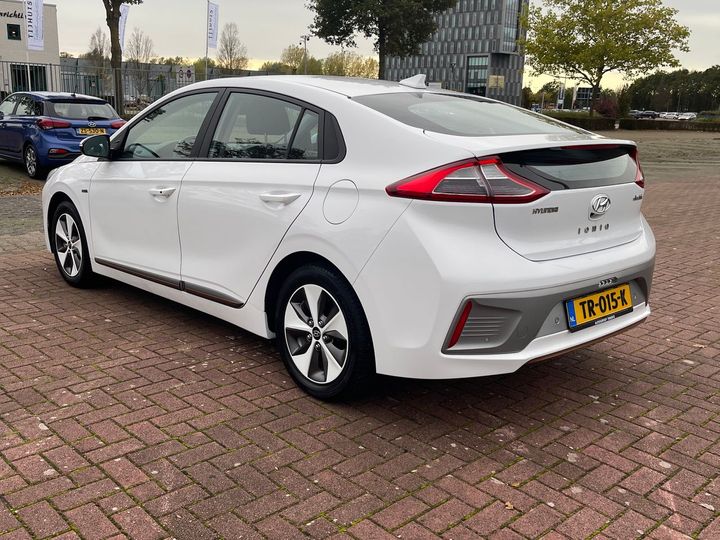 Photo 2 VIN: KMHC751HFJU033499 - HYUNDAI IONIQ 