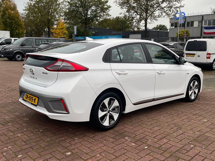 Photo 3 VIN: KMHC751HFJU033499 - HYUNDAI IONIQ 