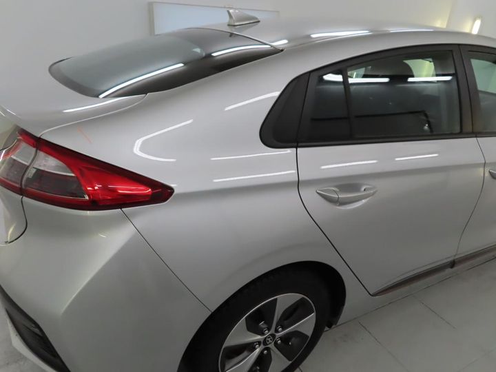 Photo 13 VIN: KMHC751HFJU033776 - HYUNDAI IONIQ 