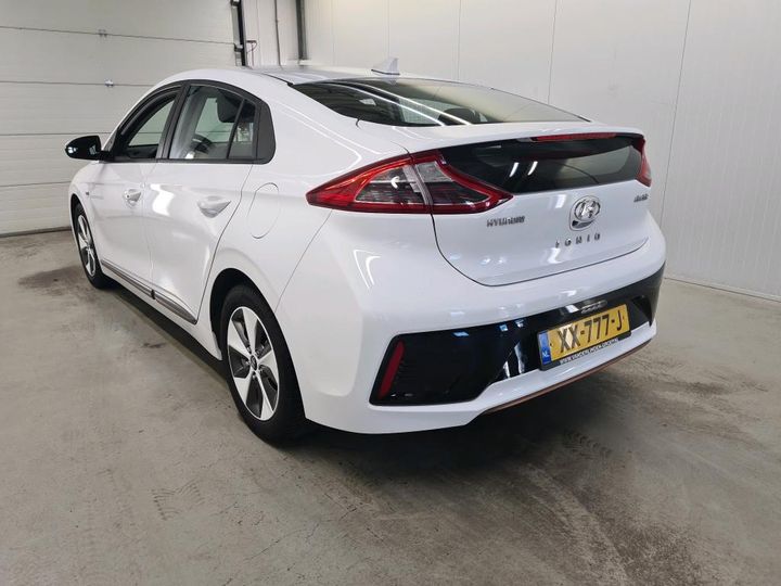 Photo 2 VIN: KMHC751HFKU037461 - HYUNDAI IONIQ 