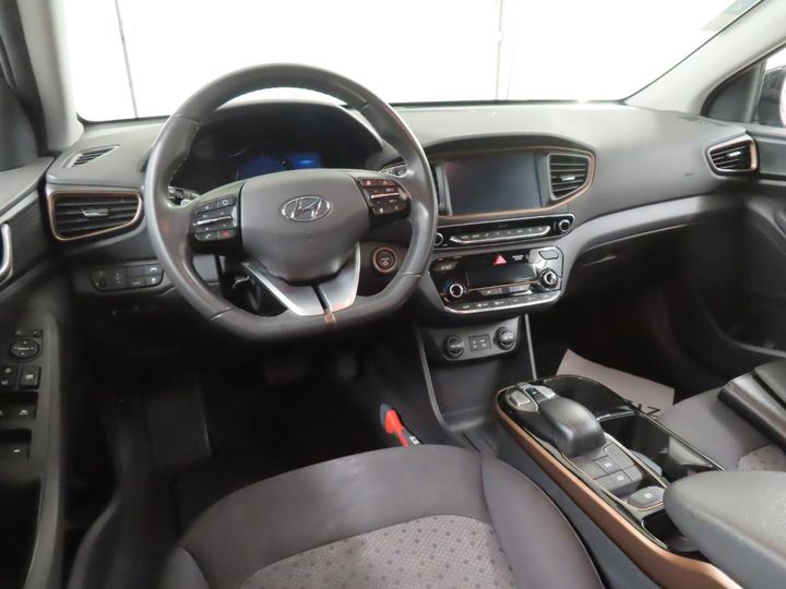 Photo 2 VIN: KMHC751HFKU044677 - HYUNDAI IONIQ 