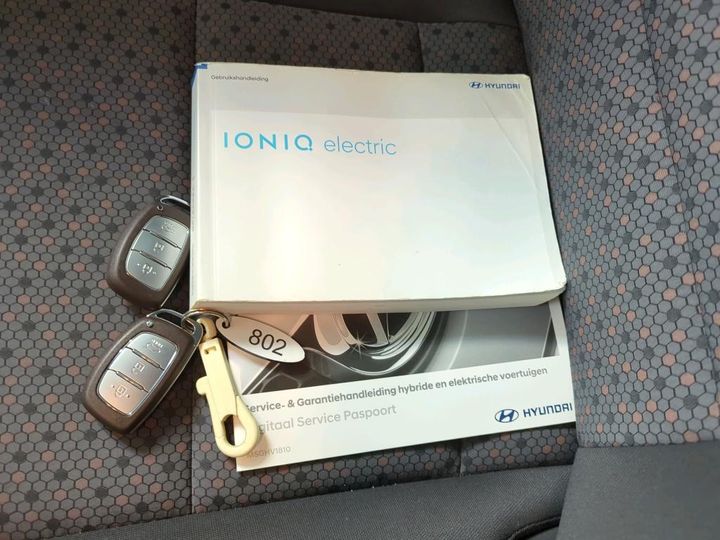 Photo 8 VIN: KMHC751HFKU046894 - HYUNDAI IONIQ 