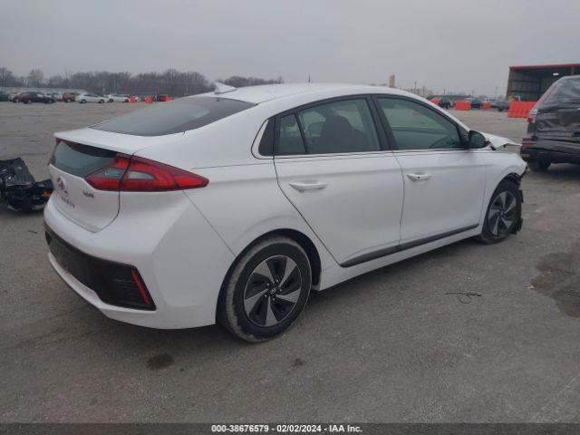 Photo 3 VIN: KMHC75LC0KU115720 - HYUNDAI IONIQ HYBRID 