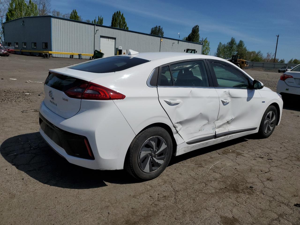 Photo 2 VIN: KMHC75LC1HU040261 - HYUNDAI IONIQ 