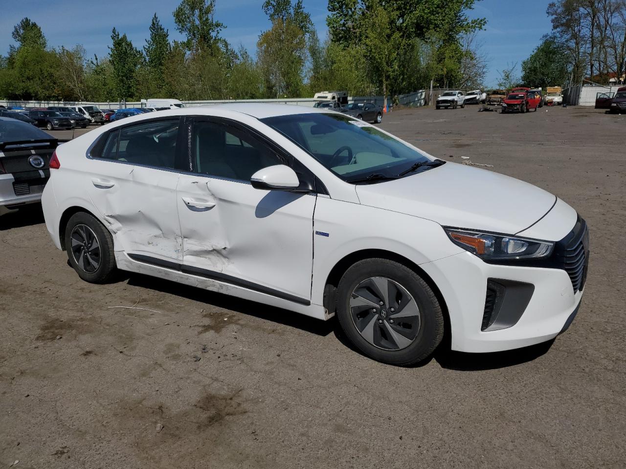 Photo 3 VIN: KMHC75LC1HU040261 - HYUNDAI IONIQ 