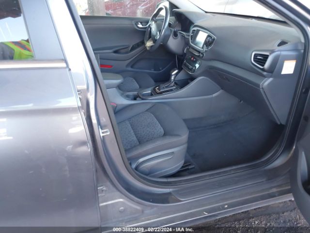 Photo 4 VIN: KMHC75LC1HU057156 - HYUNDAI IONIQ HYBRID 