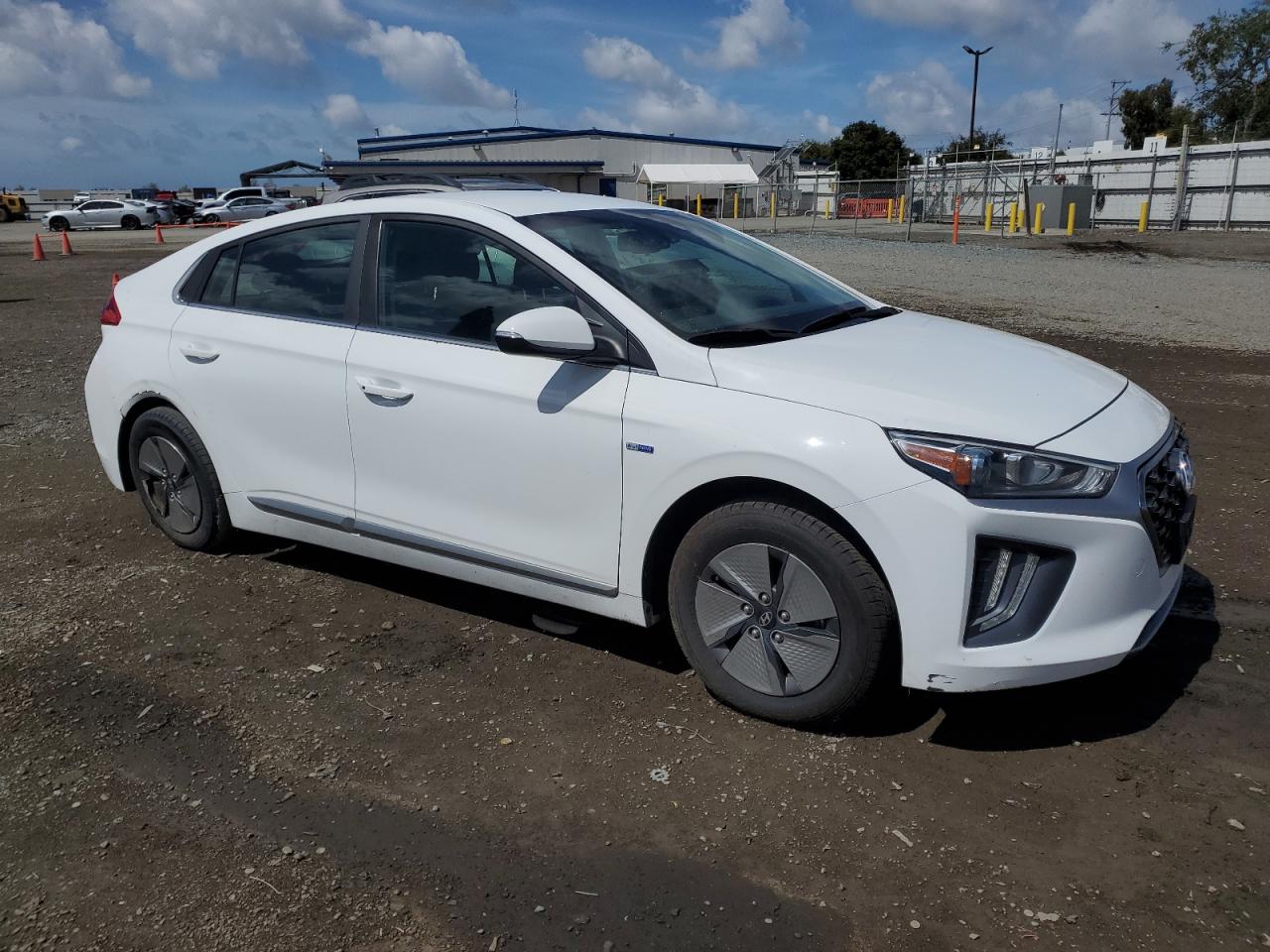 Photo 3 VIN: KMHC75LC1LU234782 - HYUNDAI IONIQ 