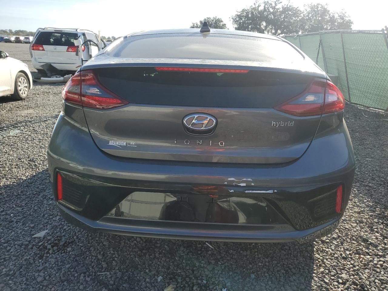 Photo 5 VIN: KMHC75LC2HU045310 - HYUNDAI IONIQ 