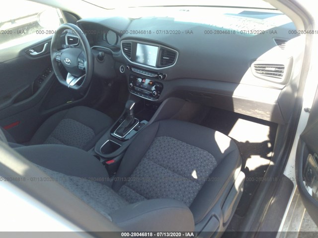 Photo 4 VIN: KMHC75LC4HU040559 - HYUNDAI IONIQ HYBRID 