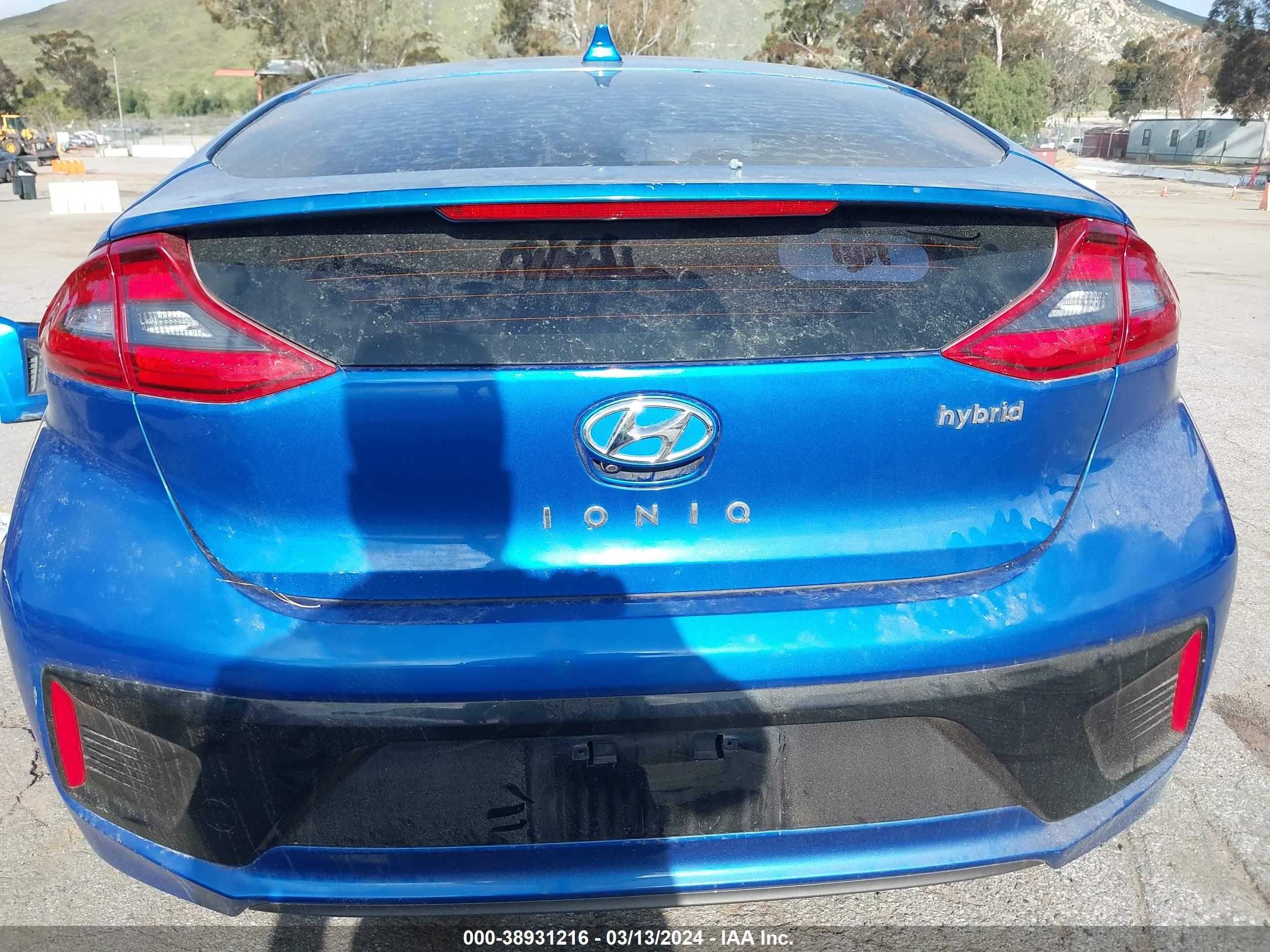 Photo 16 VIN: KMHC75LC4JU088570 - HYUNDAI IONIQ 