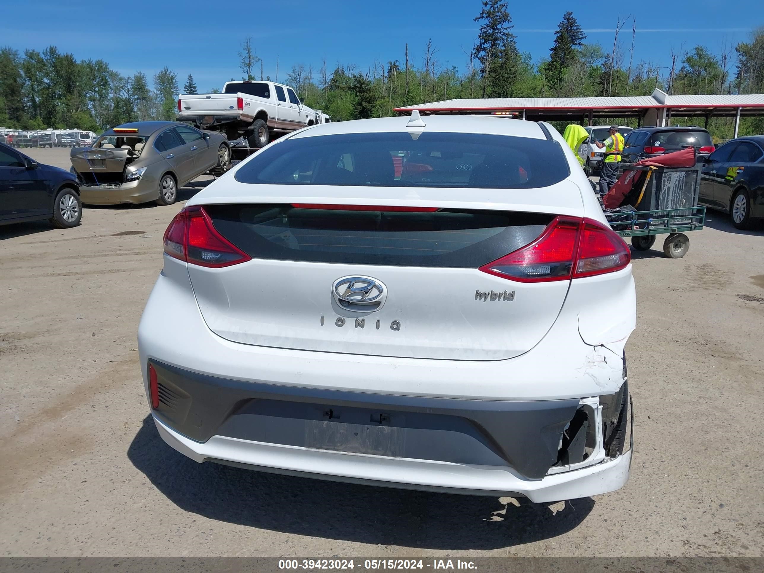 Photo 15 VIN: KMHC75LC4LU235831 - HYUNDAI IONIQ 