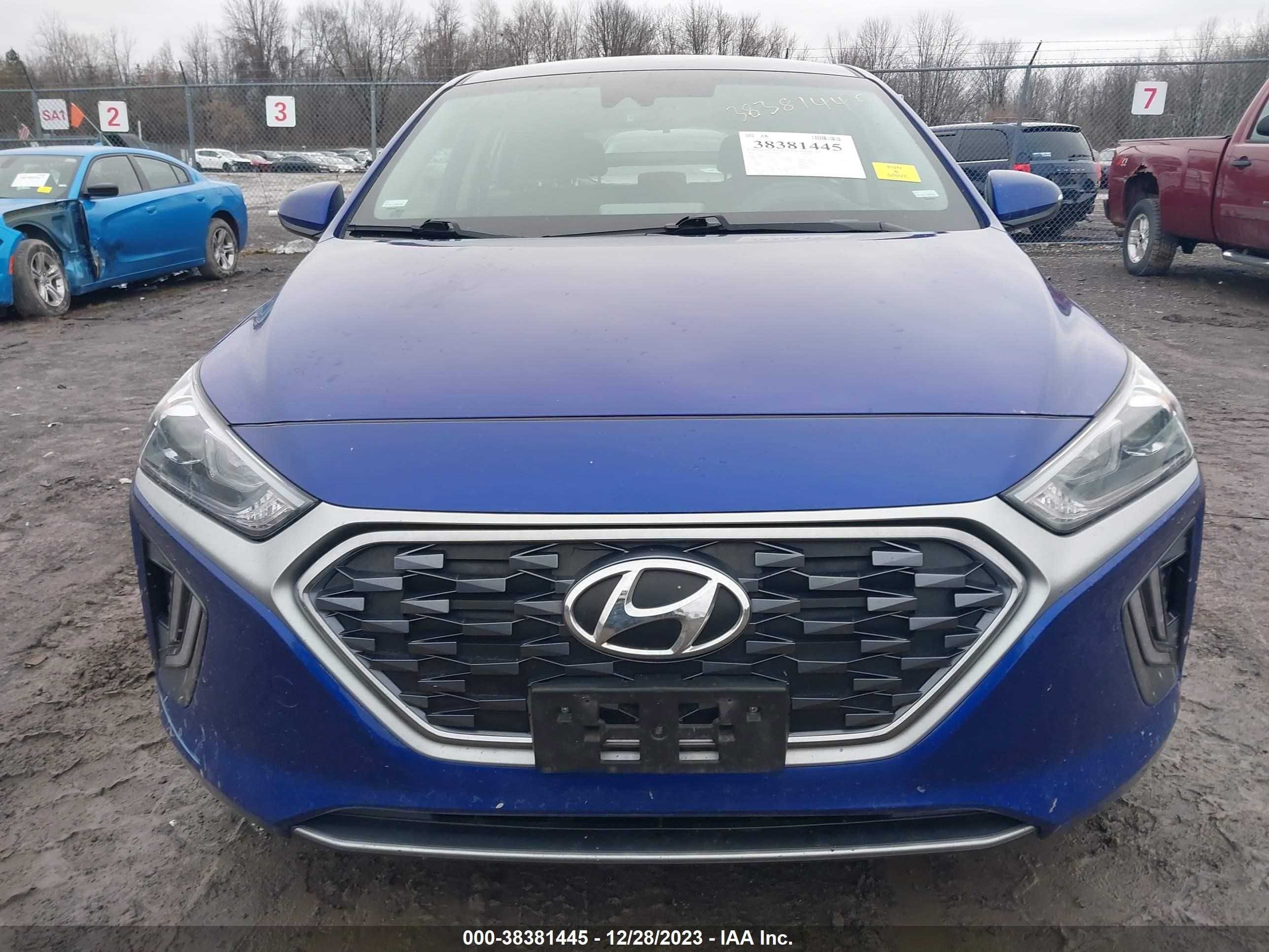 Photo 11 VIN: KMHC75LC6LU242814 - HYUNDAI IONIQ 