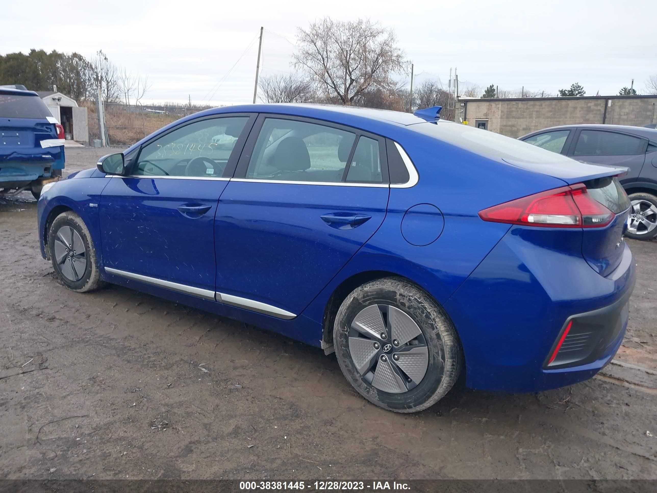 Photo 2 VIN: KMHC75LC6LU242814 - HYUNDAI IONIQ 