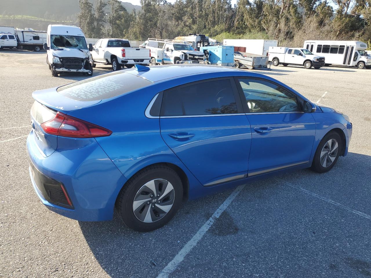 Photo 2 VIN: KMHC75LC8JU099393 - HYUNDAI IONIQ 