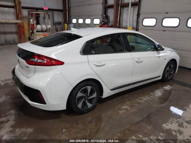 Photo 3 VIN: KMHC75LC8KU114055 - HYUNDAI IONIQ HYBRID 