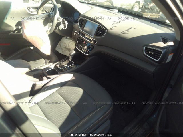 Photo 4 VIN: KMHC75LD4KU164301 - HYUNDAI IONIQ PLUG-IN HYBRID 