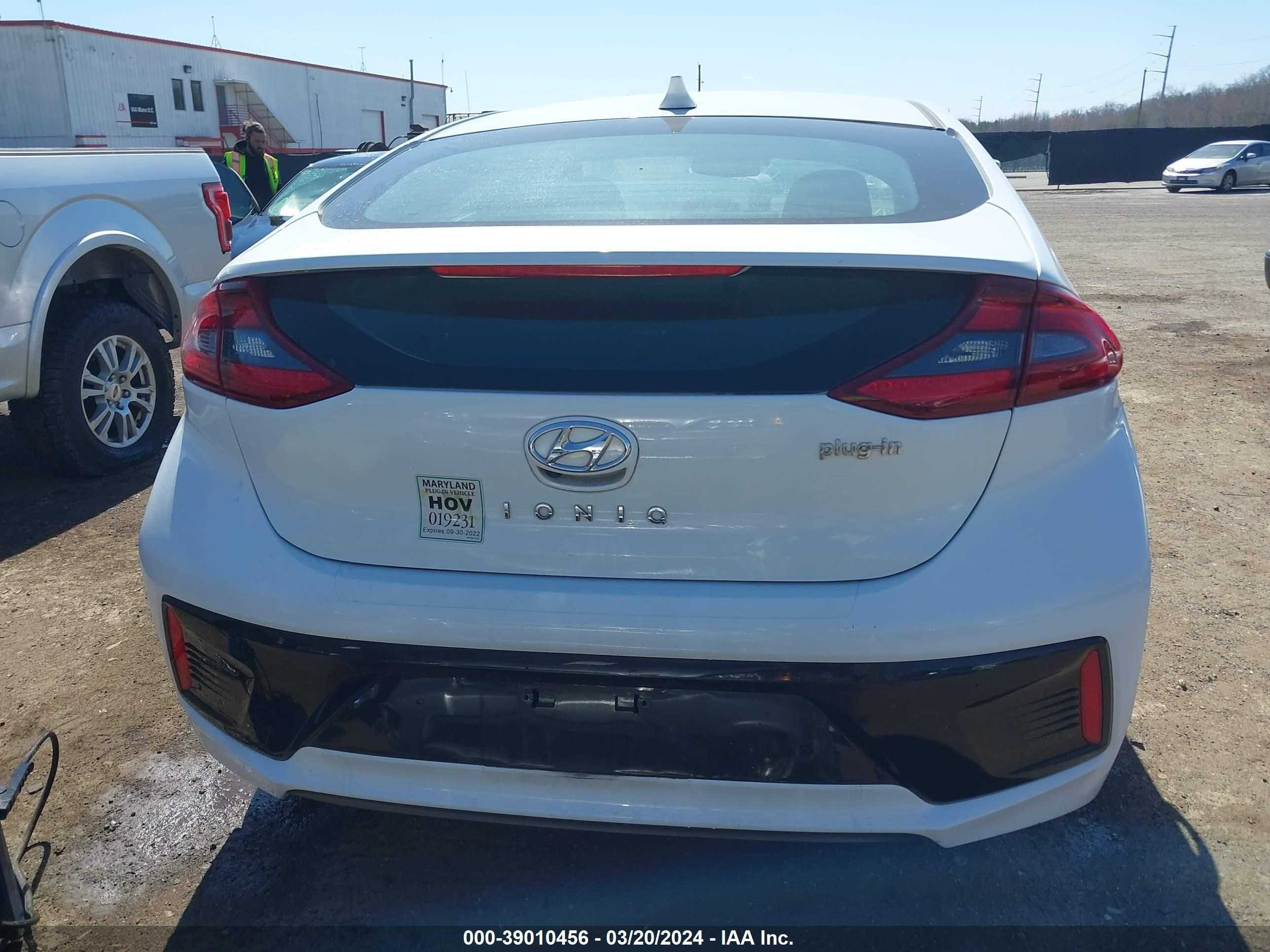 Photo 15 VIN: KMHC75LD8KU165922 - HYUNDAI IONIQ 