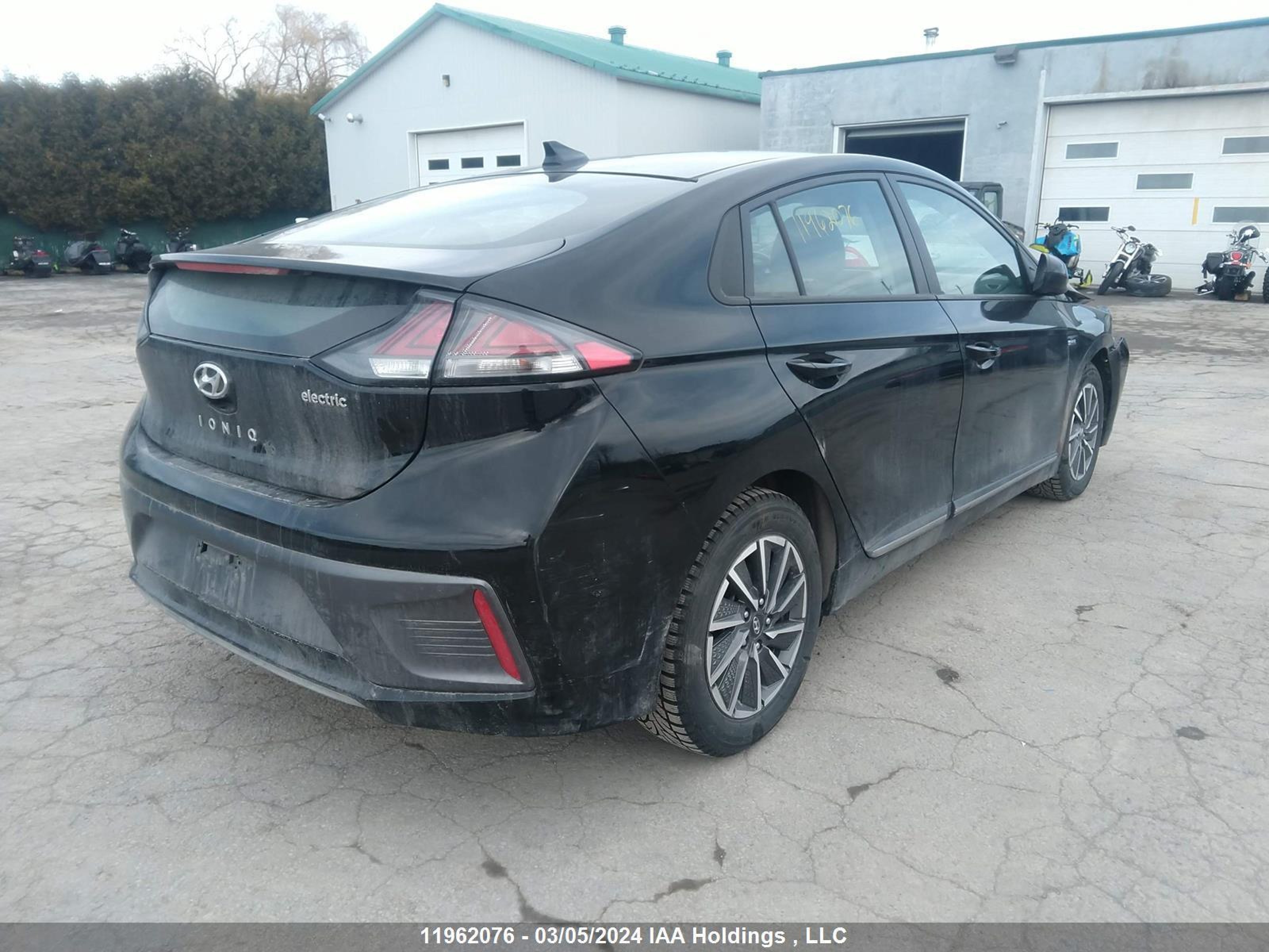 Photo 3 VIN: KMHC75LJ5LU072203 - HYUNDAI IONIQ 