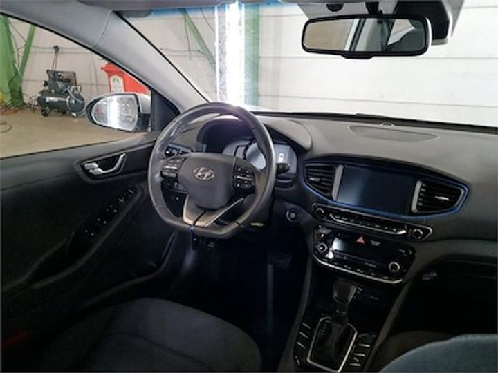 Photo 9 VIN: KMHC851CGHU013296 - HYUNDAI IONIQ 