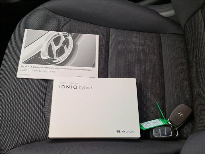 Photo 4 VIN: KMHC851CGHU017881 - HYUNDAI IONIQ 