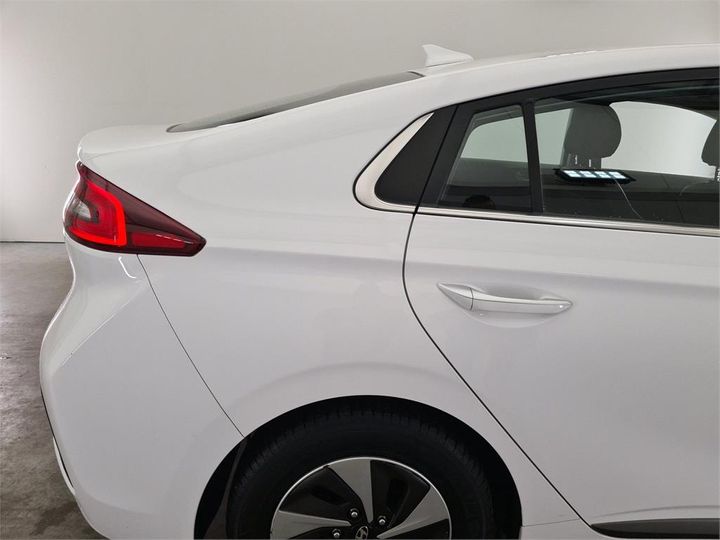 Photo 9 VIN: KMHC851CGHU024635 - HYUNDAI IONIQ 