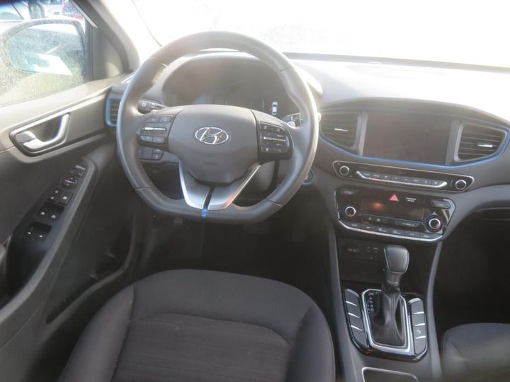 Photo 8 VIN: KMHC851CGJU077424 - HYUNDAI IONIQ 