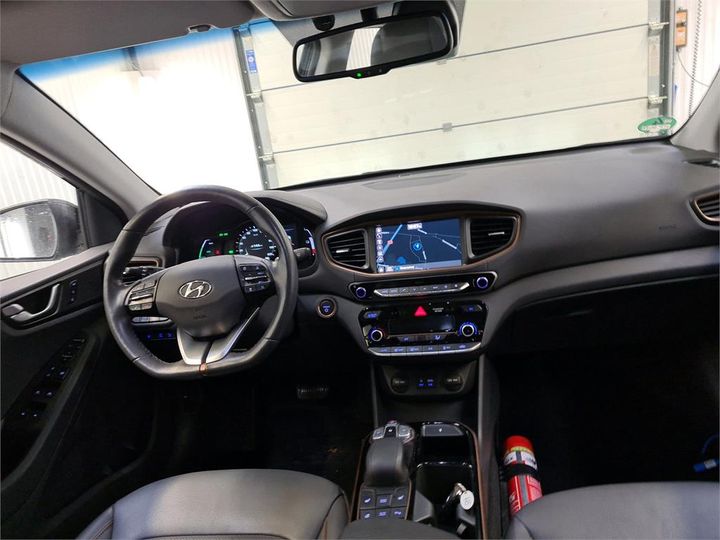 Photo 6 VIN: KMHC851HFHU001558 - HYUNDAI IONIQ 