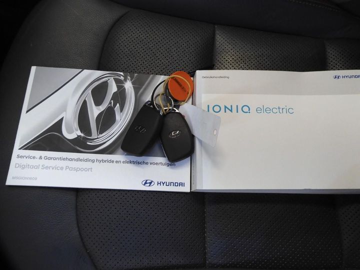 Photo 12 VIN: KMHC851HFHU013520 - HYUNDAI IONIQ 