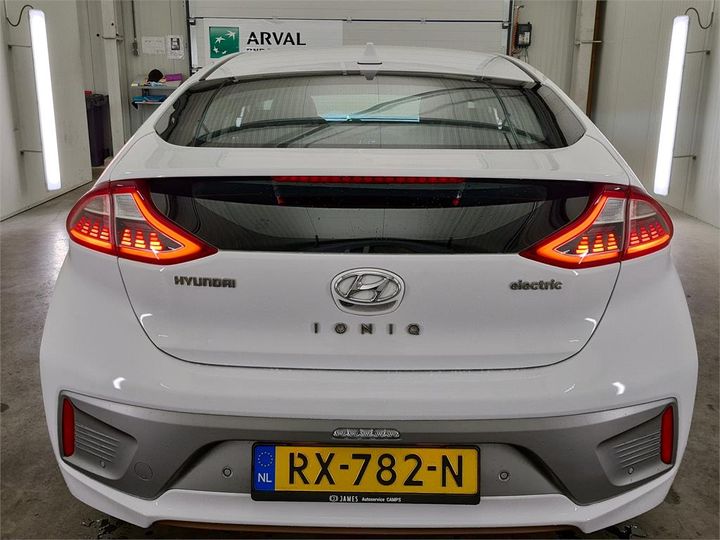 Photo 16 VIN: KMHC851HFJU020689 - HYUNDAI IONIQ 