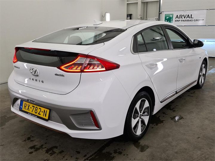 Photo 2 VIN: KMHC851HFJU020689 - HYUNDAI IONIQ 